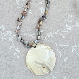 Elegant Shell Pendant Necklace